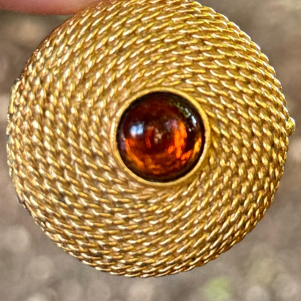 🧡 Vintage Beeline Solid Perfume Locket Pendant – Gold-Tone Rope Amber Glass